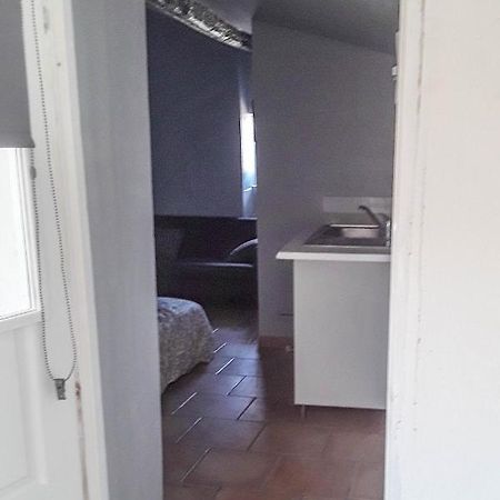 Studio Entre Cevennes Et Camargue Montfrin Exteriör bild